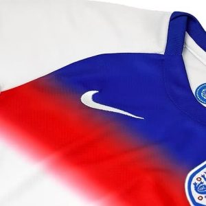 Camisetas y equipaciones de fútbol para hombre, mujer y niño, disponibles en varios colores, tallas y diseños. Uniformes de fútbol oficiales y personalizados con nombre y número, ideales para entrenamientos, partidos o aficionados. Modelos de las principales marcas deportivas, con tejidos transpirables y alta calidad. Compra tu camiseta de fútbol online y luce los colores de tu equipo favorito.camisetas de fútbol,equipaciones de fútbol,camisetas personalizadas camisetas replicas perfecctas,uniformes de fútbol,ropa deportiva,camisetas de equipos,camisetas para entrenamiento,camisetas de clubes y selecciones