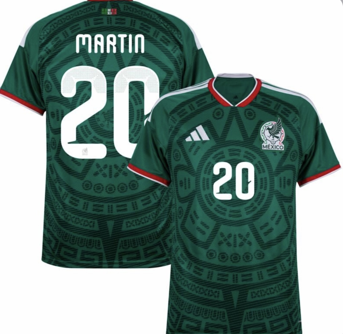 La emoción por la Copa Mundial de la FIFA 2026 sigue creciendo y miles de aficionados ya buscan la nueva camiseta de México Mundial 2026 para apoyar a la selección mexicana en el torneo más importante del fútbol. Si eres un verdadero seguidor del Tri, encontrar el jersey oficial México 2026, la camiseta original de la selección mexicana y los nuevos uniformes del Mundial es una de las prioridades antes del inicio de la competición. La nueva camiseta Adidas México 2026 destaca por su diseño innovador, materiales de alta calidad y tecnología deportiva que ofrece comodidad tanto para jugar como para vestir en cualquier ocasión. Muchos aficionados buscan dónde comprar la camiseta oficial de México para el Mundial 2026, comparar precios, encontrar ofertas exclusivas y adquirir versiones auténticas para hombre, mujer y niño. Además de la camiseta local de México 2026, también existe gran interés por el uniforme visitante, las ediciones especiales y las colecciones conmemorativas de la Copa Mundial 2026. Las búsquedas relacionadas con jersey México 2026 original, playera selección mexicana, camiseta Mundial 2026 auténtica y ropa oficial de la FIFA continúan aumentando a medida que se acerca el torneo. La pasión por el fútbol une a millones de personas y las camisetas del Mundial 2026 se han convertido en uno de los artículos más deseados por coleccionistas y aficionados. Ya sea para asistir a los partidos, verlos con amigos o ampliar una colección deportiva, la camiseta de México Mundial 2026 representa orgullo, tradición y apoyo incondicional a la selección nacional. Mantente atento a los lanzamientos oficiales, promociones especiales y novedades sobre los uniformes del Mundial para conseguir la mejor Camiseta de la Selección México